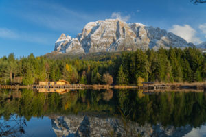 Völser Weiher mit dem Schlern im Hintergrund