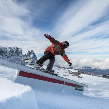 Snowboarden im Snowpark der Seiser Alm